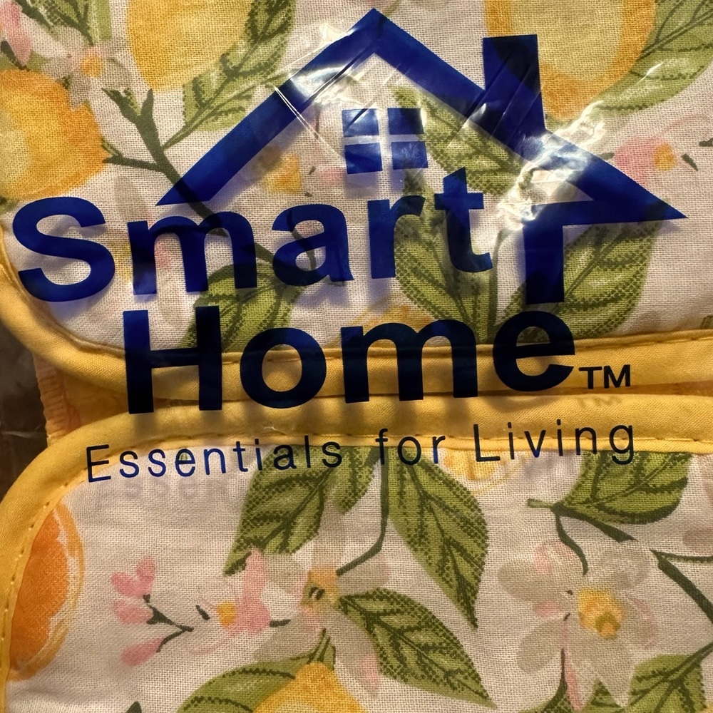 Set of Smart Home Essentials Kitchen towels, dish cloths, and hot pads
